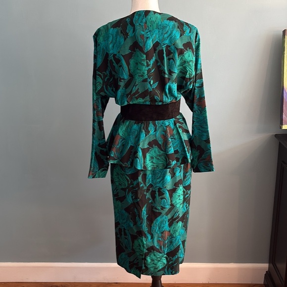 Vintage Silk Skirt Set by Kay Unger. Size 6 - Picture 3 of 4